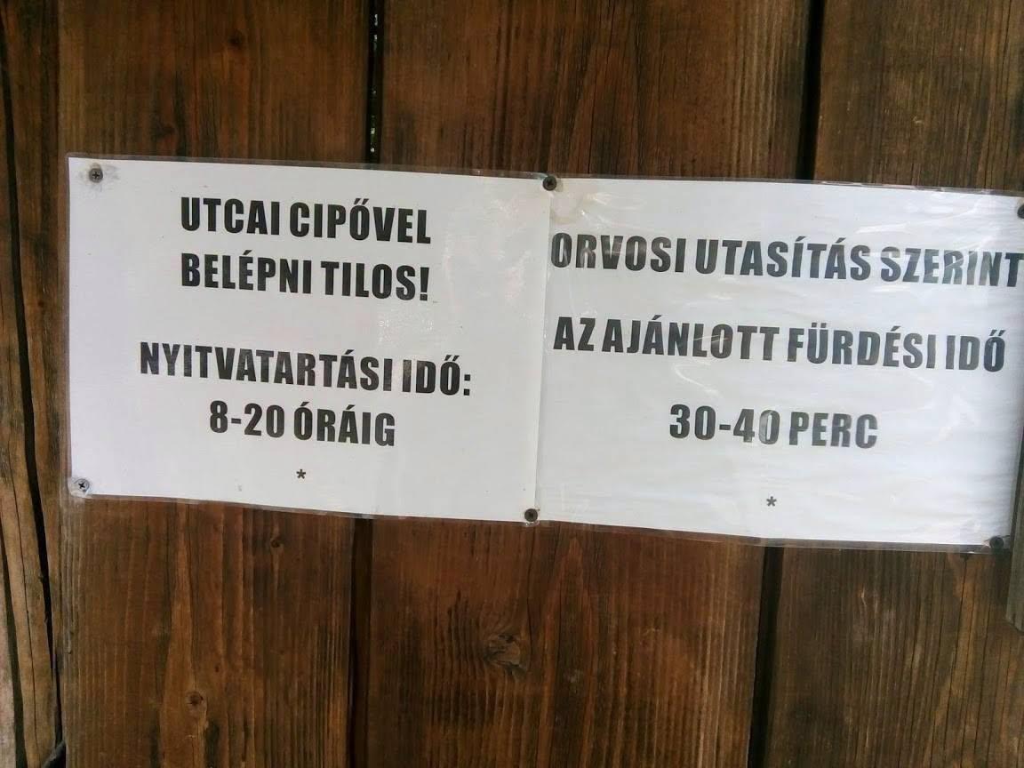A fürdő szabályzata