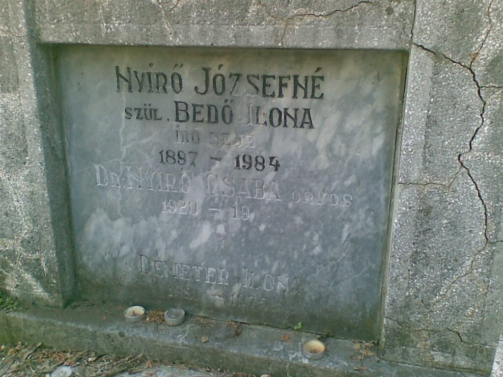 Nyírő József családjának síremléke