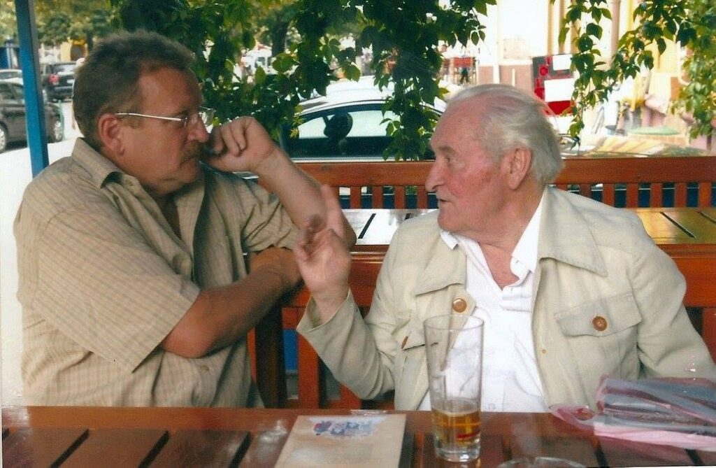 Balázs Árpád és Kányádi Sándor a teraszon