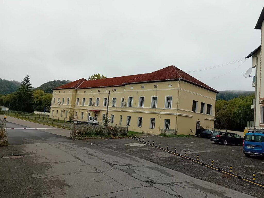 A laktanya egyik épülete ma